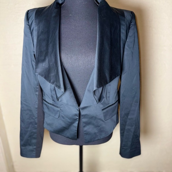 BCBGMAXAZRIA Black Satin Lapel Blazer Cropped Open Front Jacket- Large - Picture 2 of 11